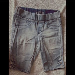 Capri Jeans